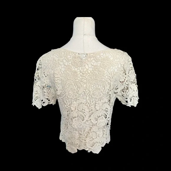 🆕 🤍✨ NWOT DIZZY LIZZY Cream Lace Short Sleeve Top | Sz S - Picture 3 of 6